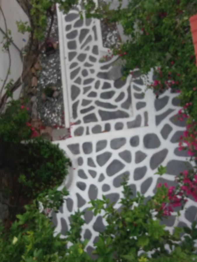 Studio In Garden Poros Town Exterior foto